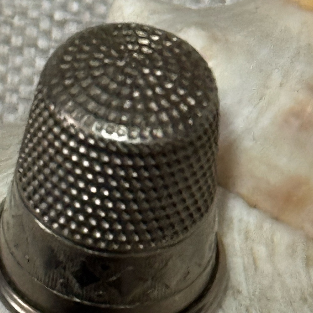 Vintage Silver Thimble-Stamped England-Lightly Used Condition as Pictured - Picture 7 of 15